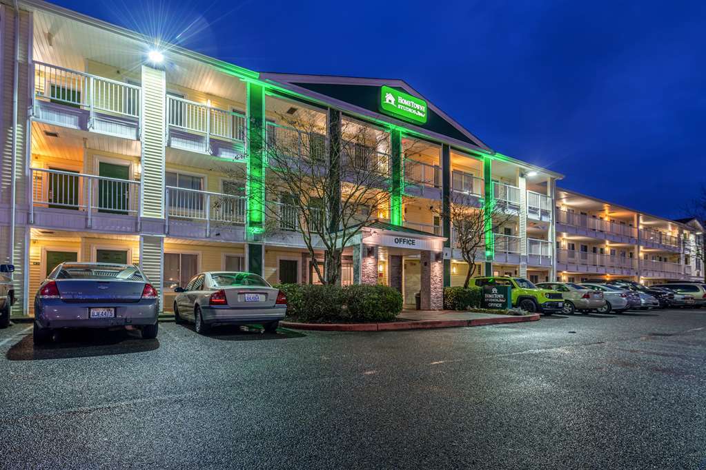 Hometowne - Hosmer Hotel 2*