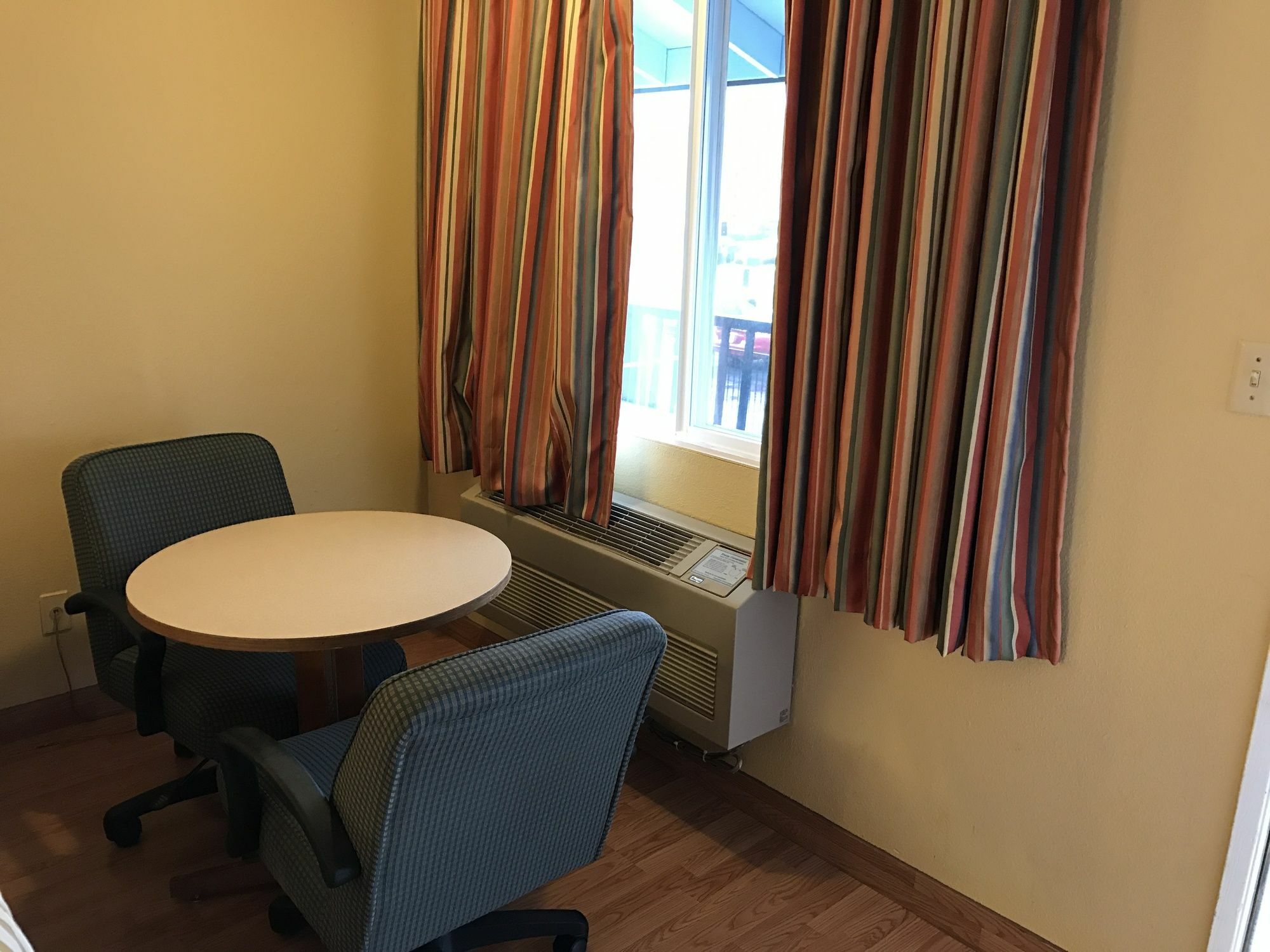 Travelodge By Wyndham Near Mcchord Afb Motel Tacoma