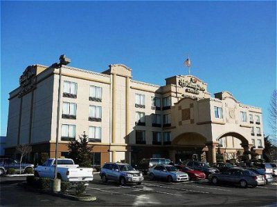 Express & By Ihg 3*