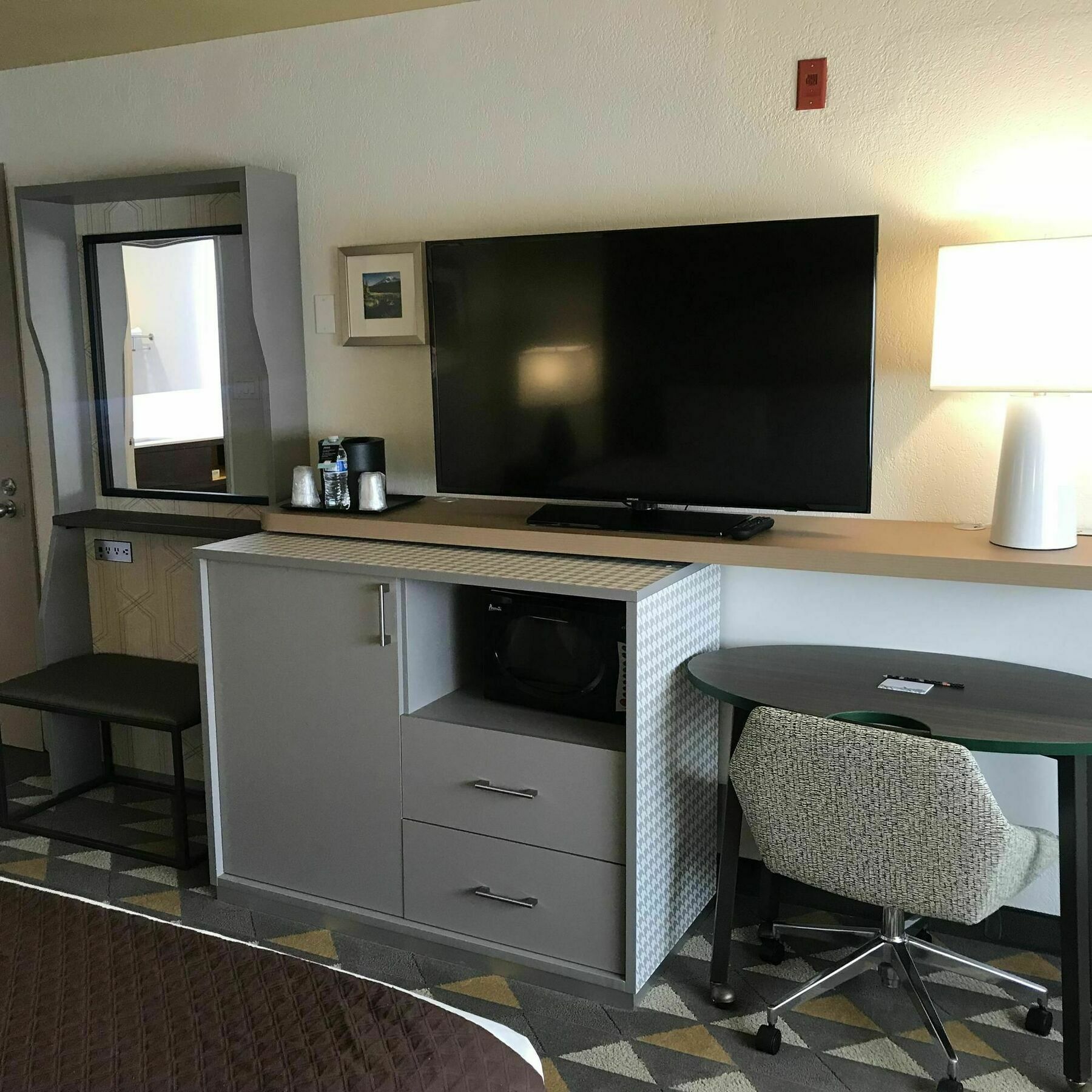 Mall By Ihg Tacoma