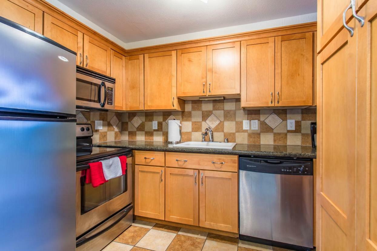 Apartment Sea View, Area, No Stairs, Wd, 2 Bedrooms, Jacuzzi Bath, New Carpet, Balcony, View, 825sf