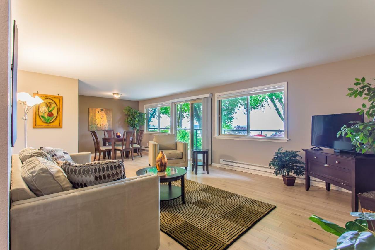 Bay View, Area, No Stairs, Wd, 2 Baths, 2 Bedrooms, Balcony, View, 925sf Apartment