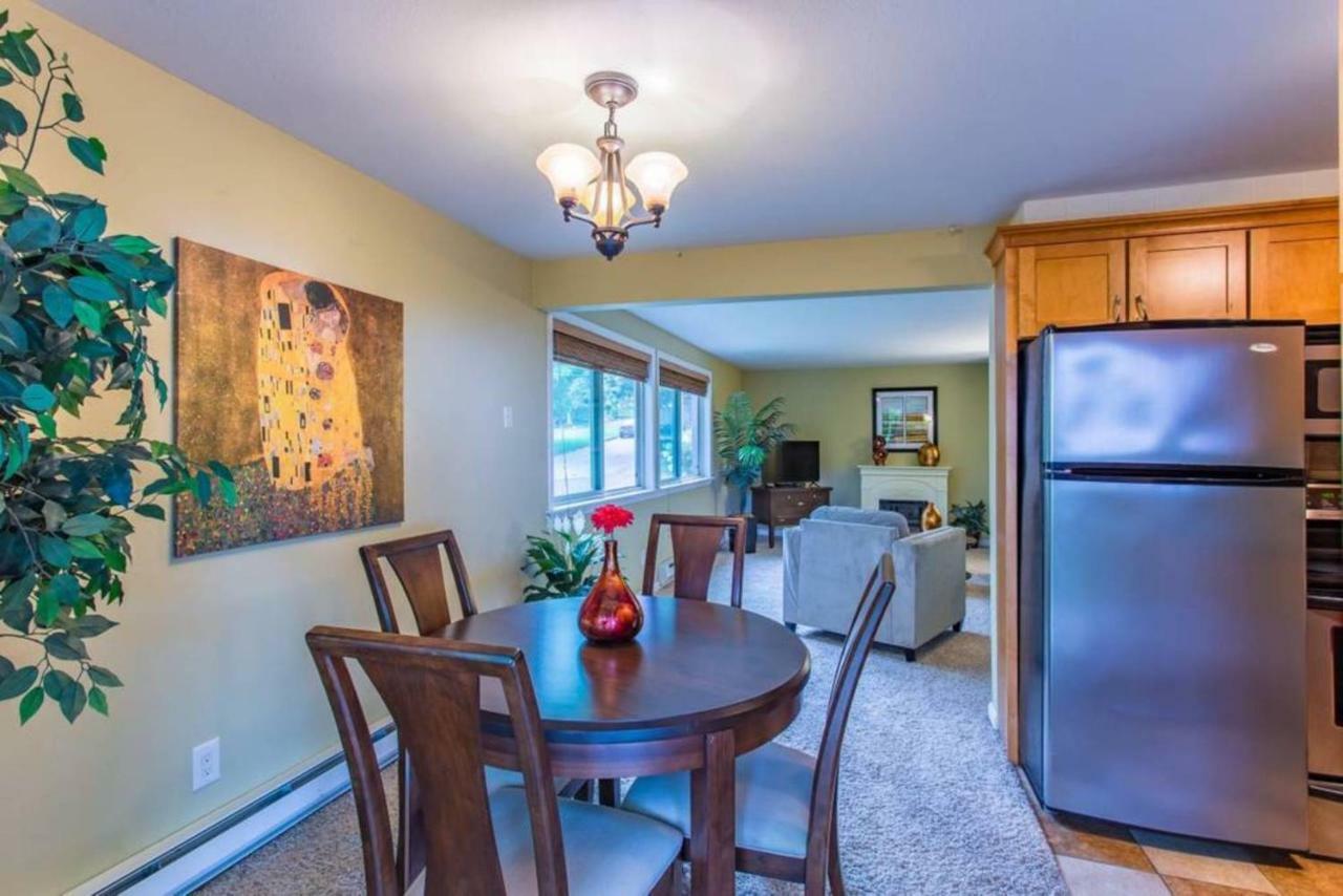 Apartment Sea View, Area, No Stairs, Wd, 2 Bedrooms, Jacuzzi Bath, New Carpet, Balcony, View, 825sf *