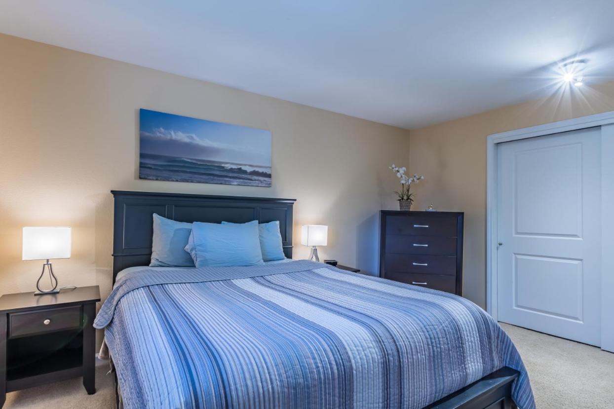 The Juliet, Area, 2 Bedrooms, Wd, Jacuzzi Bath, New Carpet, 825sf Apartment Tacoma