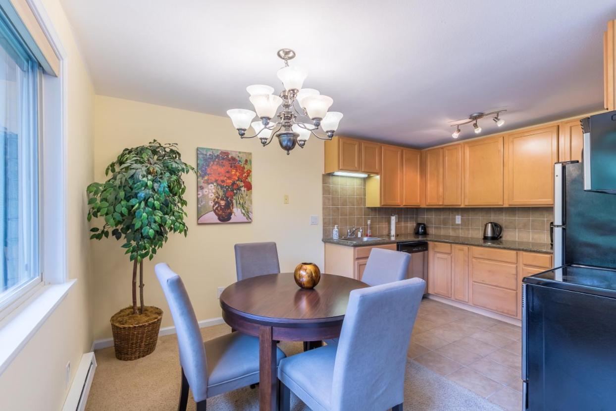 The Juliet, Area, 2 Bedrooms, Wd, Jacuzzi Bath, New Carpet, 825sf Tacoma