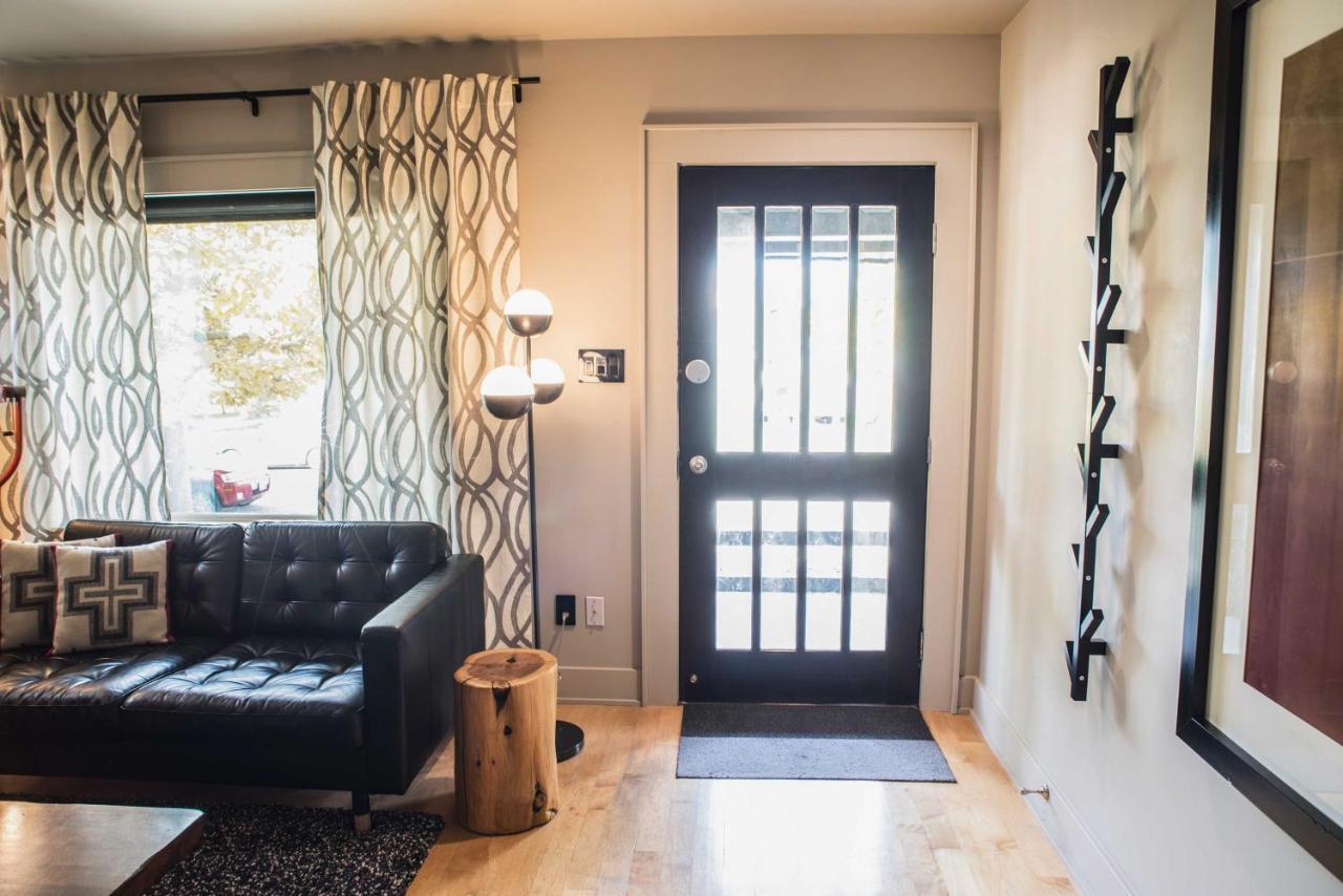 Updated With Patio 3 Mi To Downtown