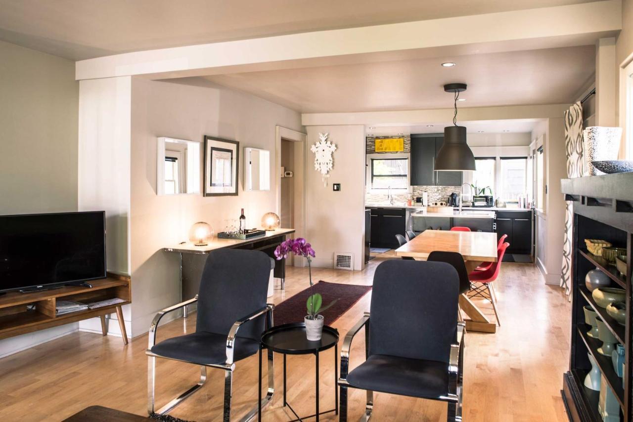 Updated With Patio 3 Mi To Downtown Holiday home Tacoma