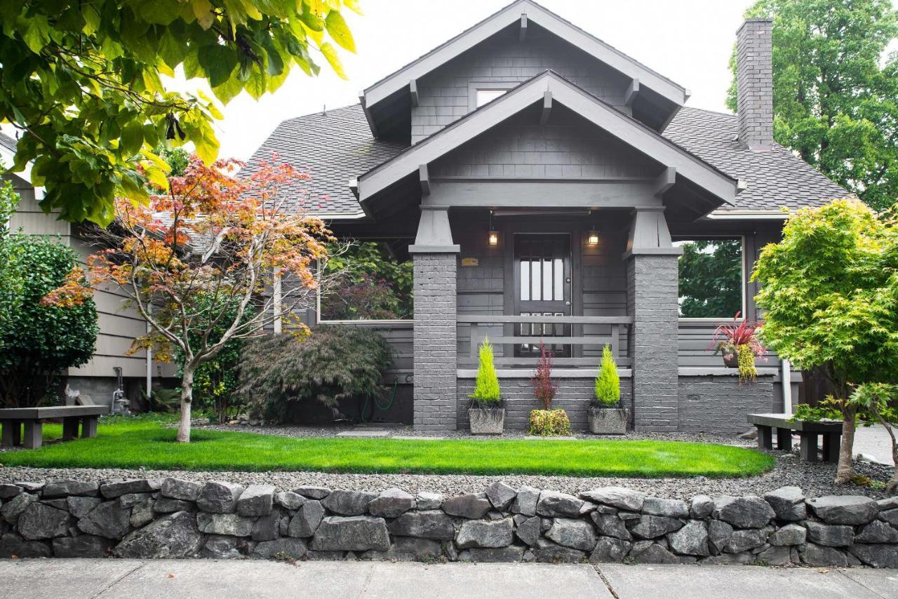 Holiday home Updated With Patio 3 Mi To Downtown *