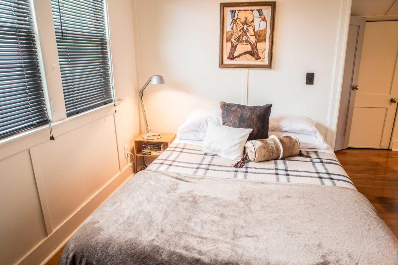 Updated With Patio 3 Mi To Downtown Holiday home