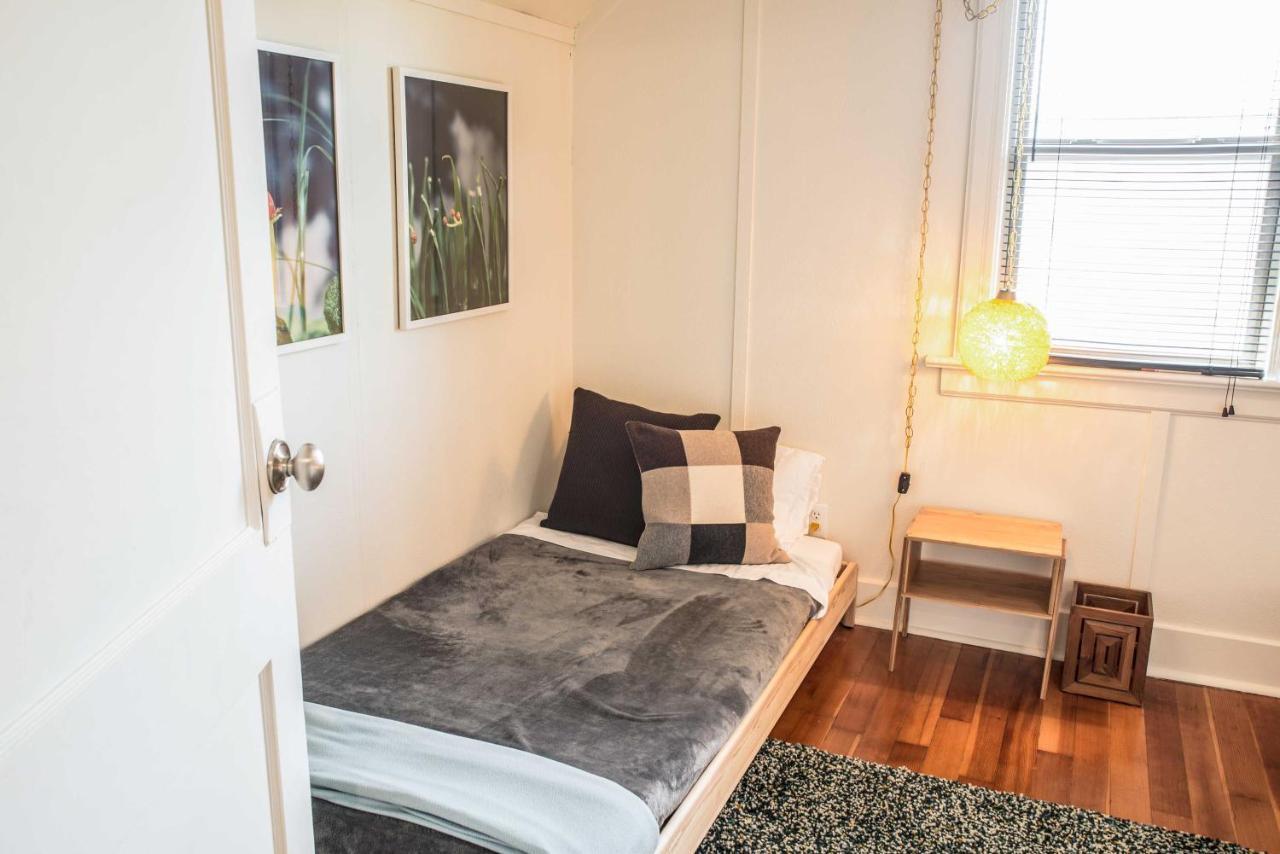 Updated With Patio 3 Mi To Downtown Holiday home
