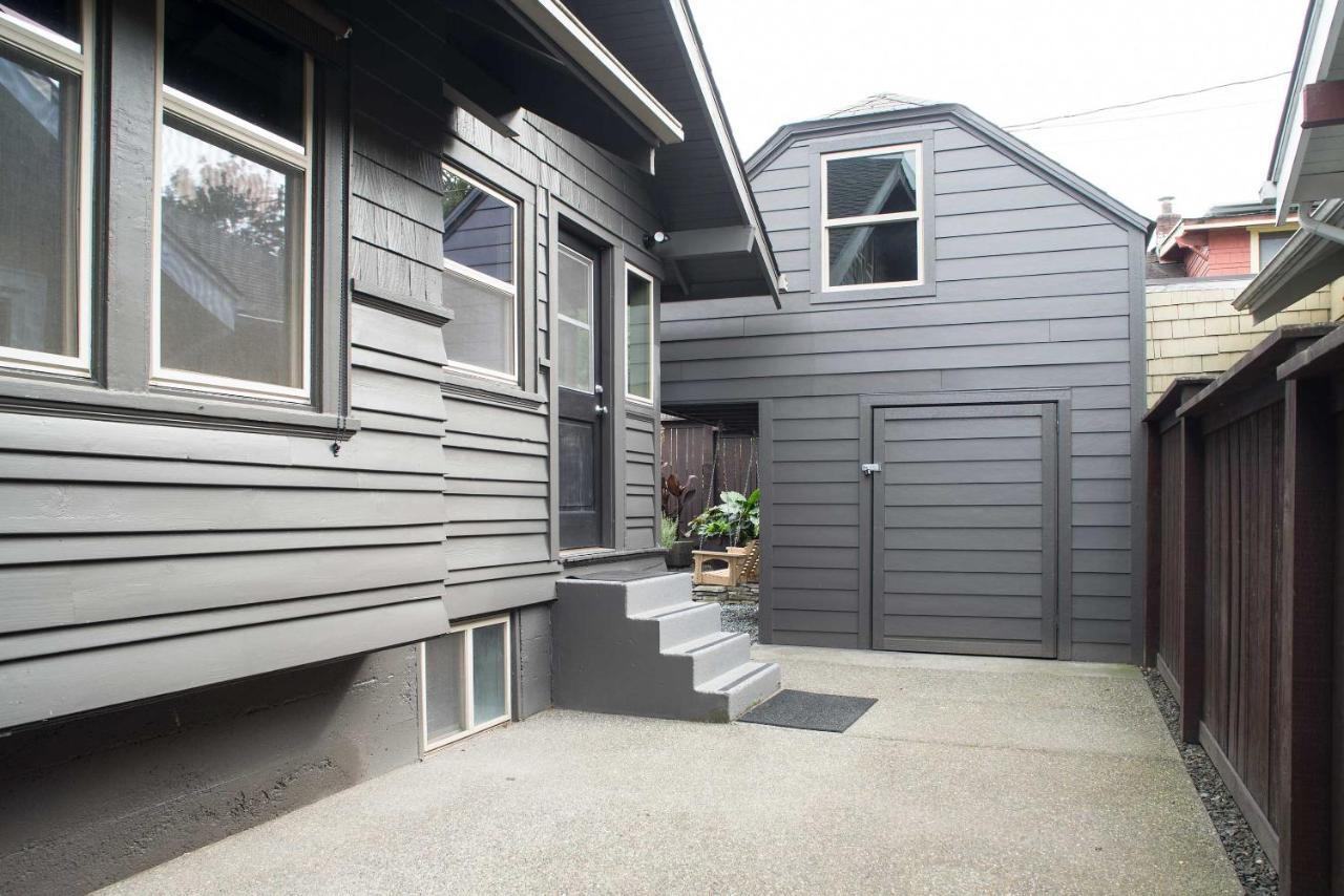 Updated With Patio 3 Mi To Downtown Tacoma