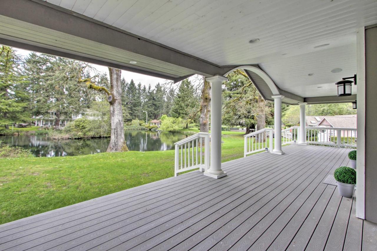 Contemporary With Deck And Pond! * Tacoma
