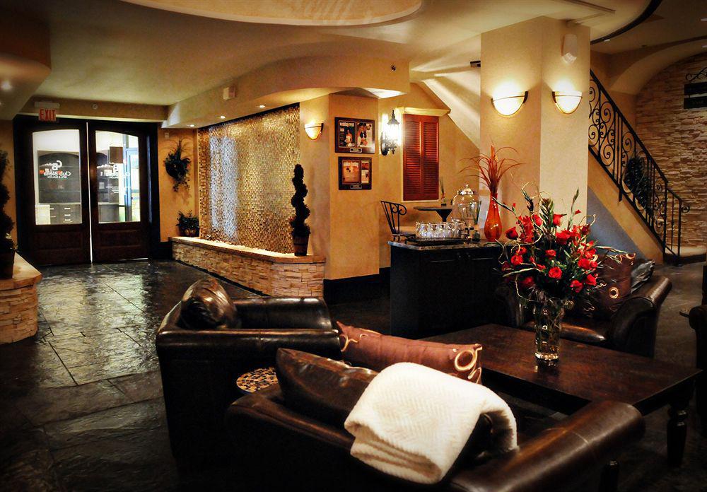 Courtyard Downtown Hotel