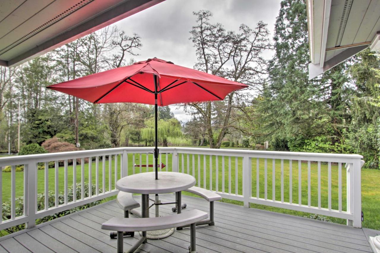 Contemporary With Deck And Pond! Casa de férias Tacoma