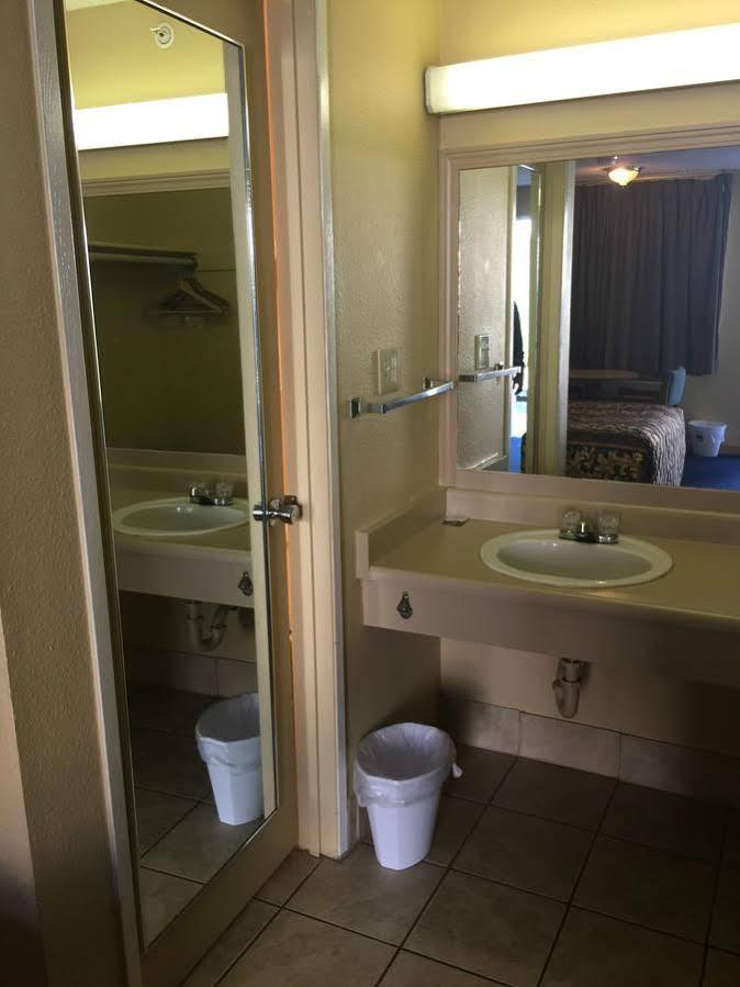 Travelodge By Wyndham Near Mcchord Afb
