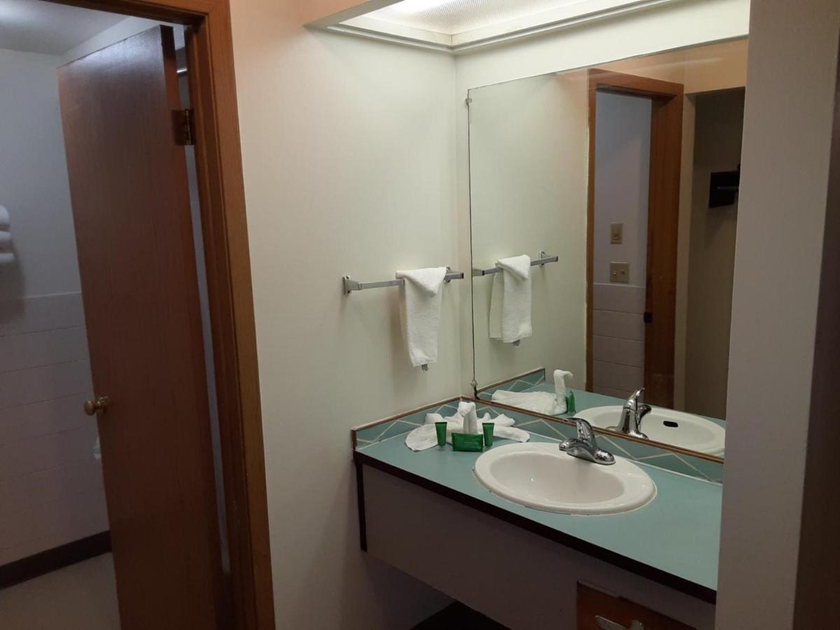 Motel Economy & 3*