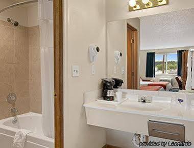 Motel Travelodge By Wyndham Port Of Tacoma Wa