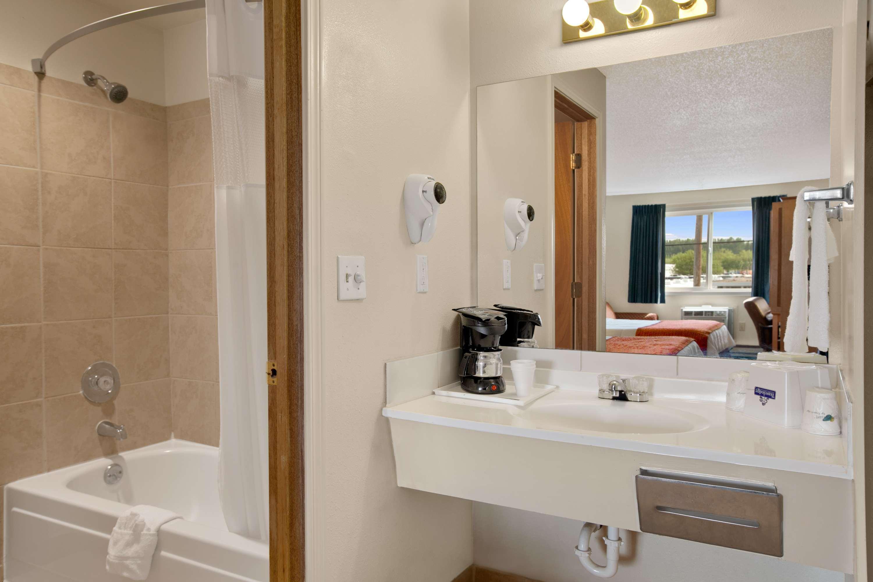 Travelodge By Wyndham Port Of Tacoma Wa Motel 2*