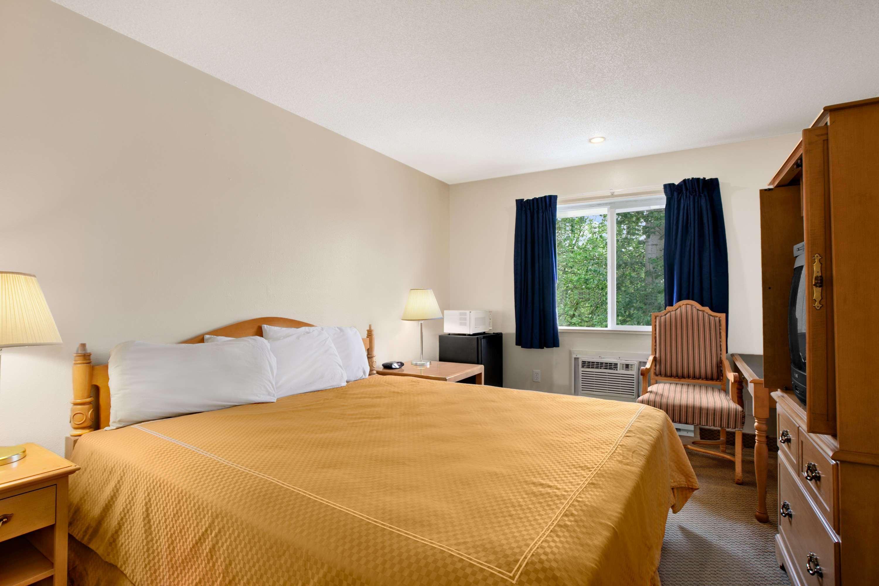 Travelodge By Wyndham Port Of Tacoma Wa