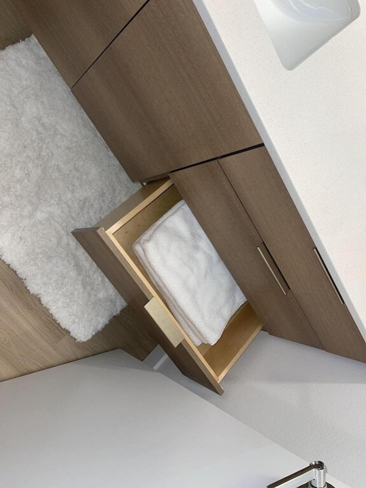 Full Kitchen-youtubetv-smart Locksking Bedtop Fl Tacoma