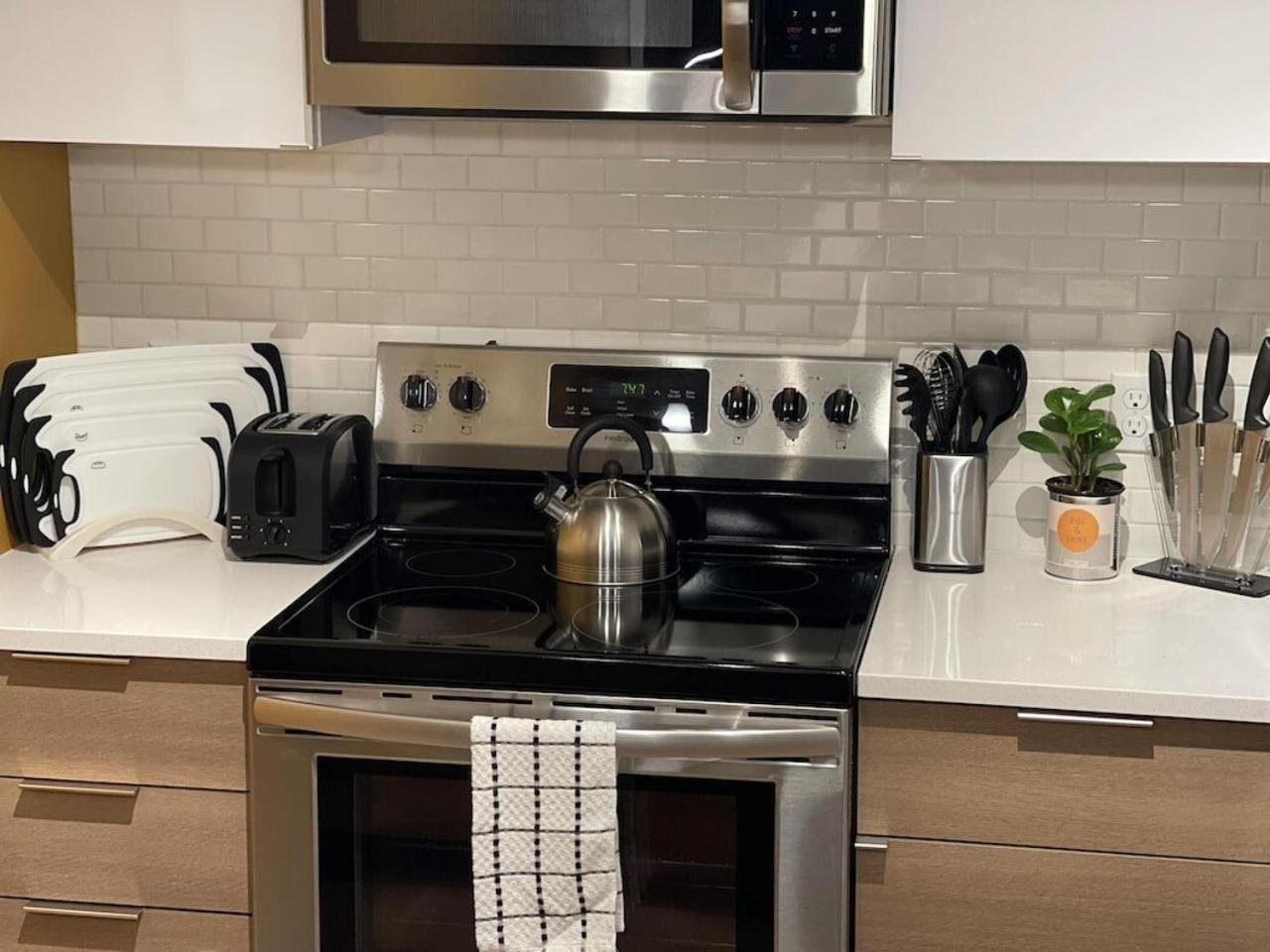 Full Kitchen-youtubetv-smart Locksking Bedtop Fl Aparthotel
