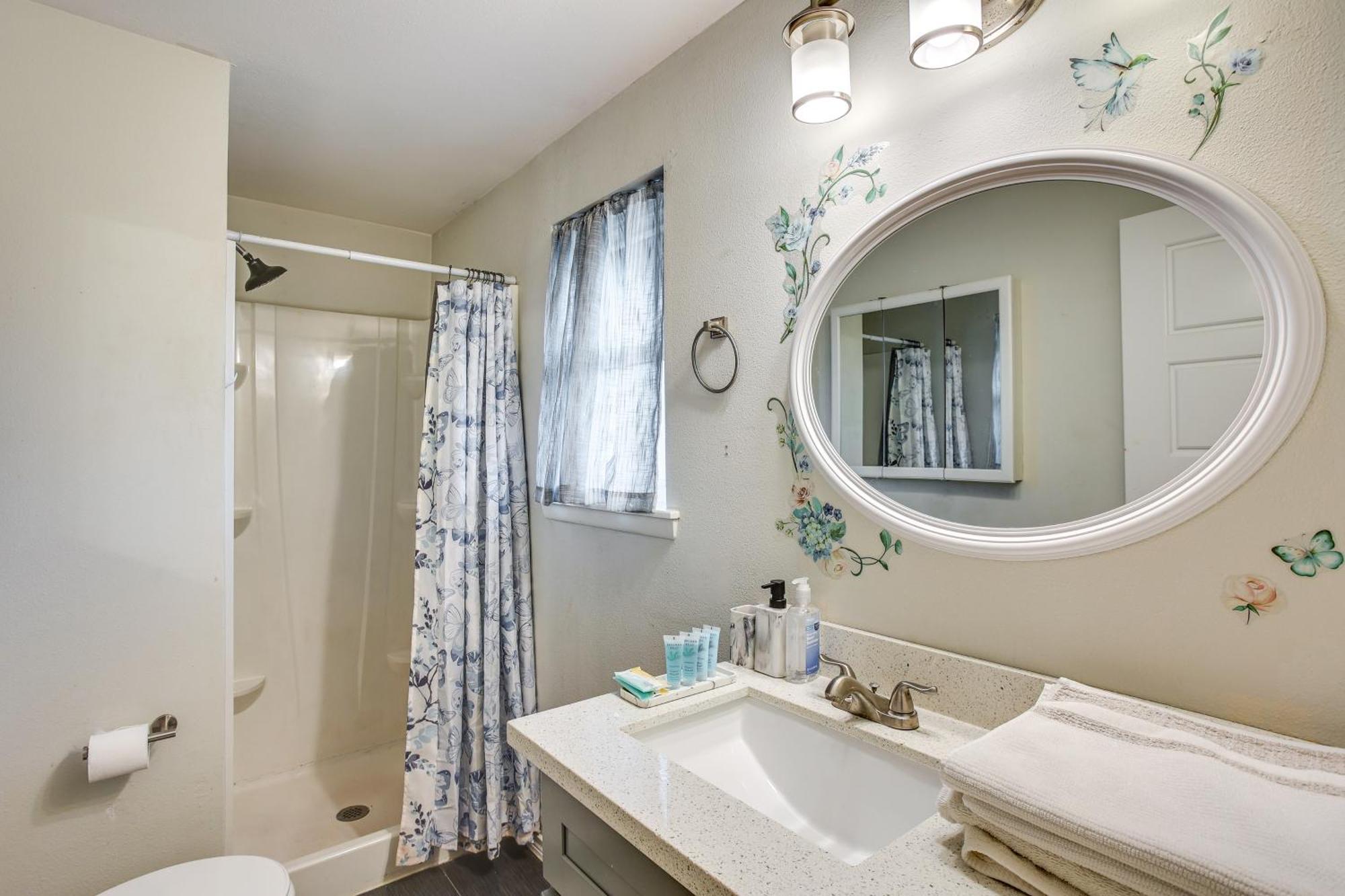 Holiday home 3 Mi To Dtwn Pet-friendly Tacoma